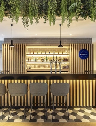 KER HOSPITALITY | Holiday Inn Express Paris Poissy